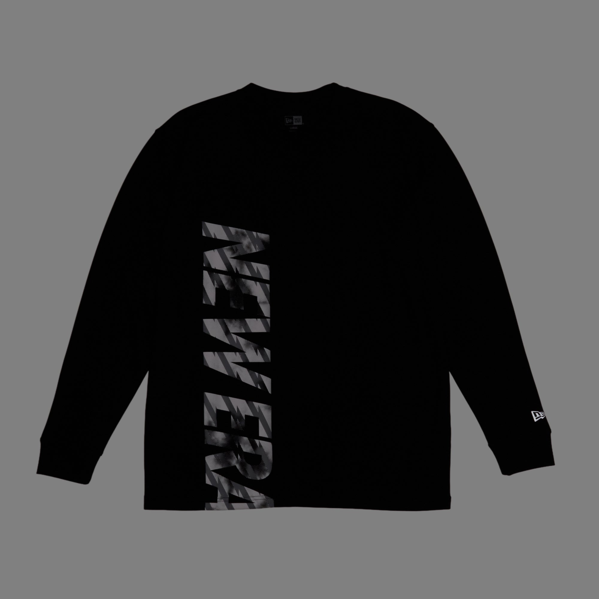 長袖 テック Tシャツ バーティカルロゴ ブラック｜パフォーマンス