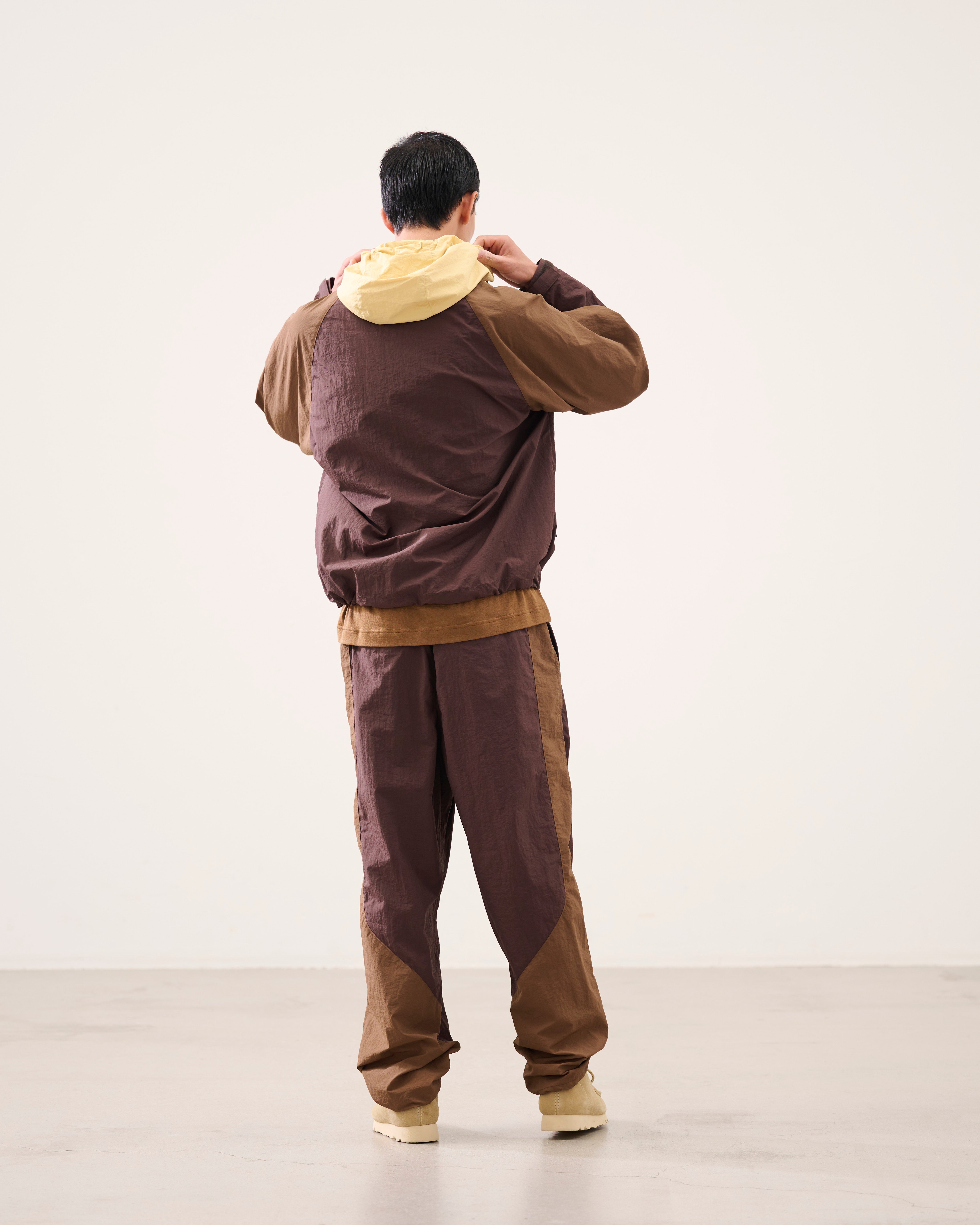 ナイロン トラックパンツ BLACK LABEL FW26 ブラウン | ニューエラ