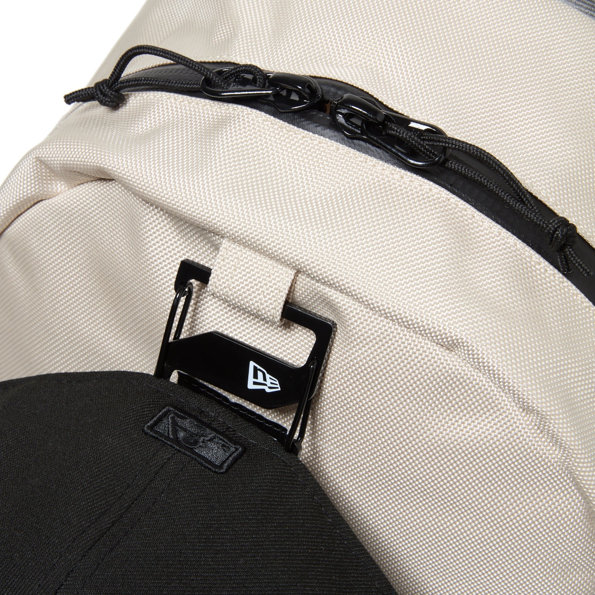 ライトパック 27L ストーン | ニューエラオンラインストア