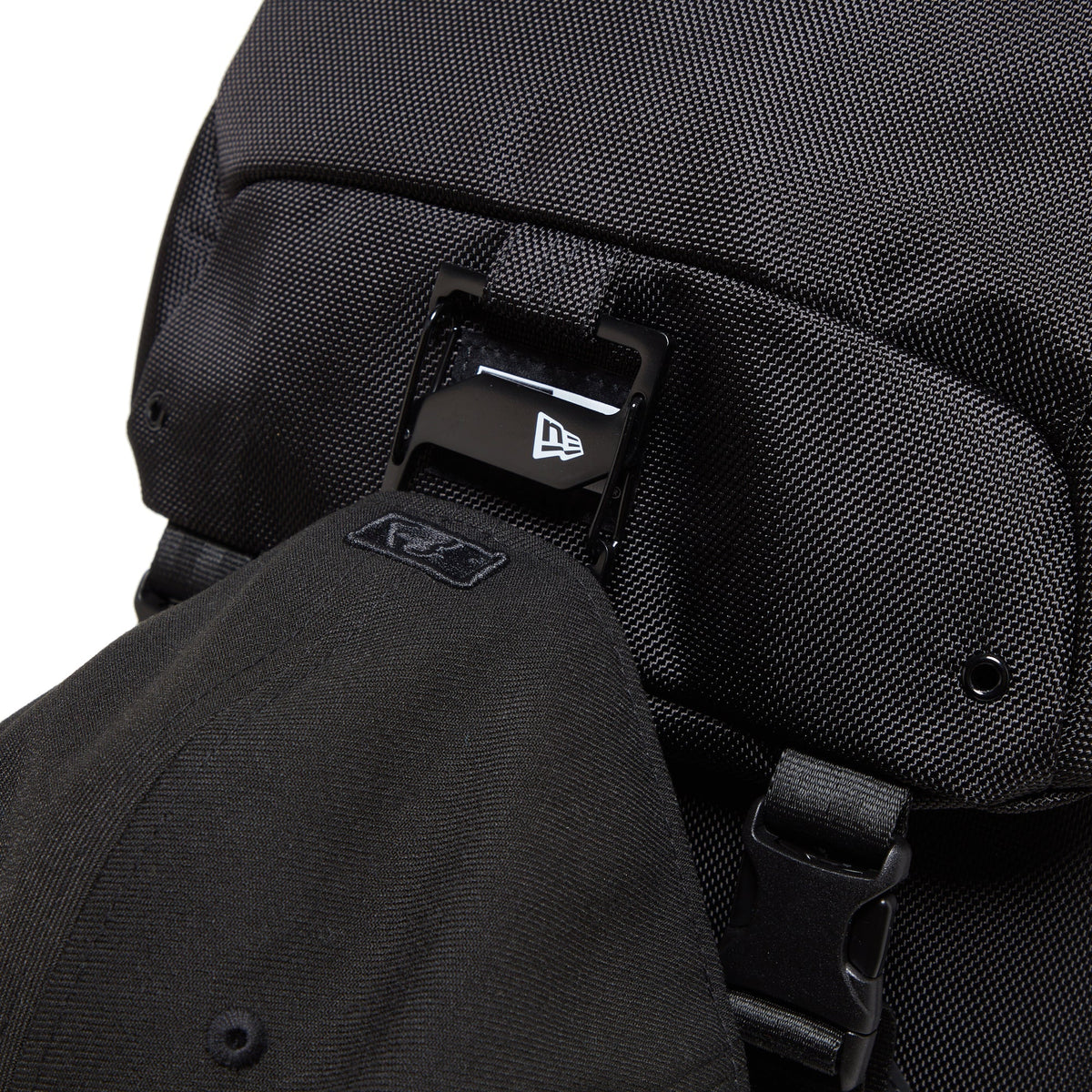 ラックサック 35L アウトライン ブラック × ホワイト