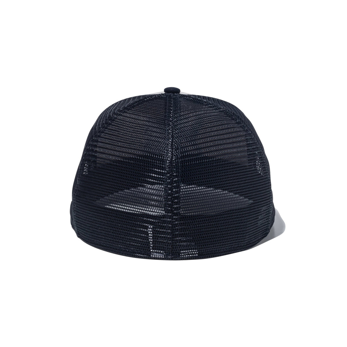 【New Era】トラッカー ラインストーン ハートプリント キャップ New Era】トラッカー ラインストーン ハートプリント キャップ