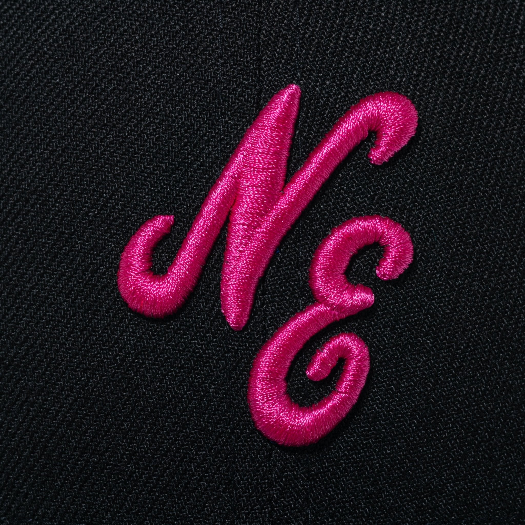 9FORTY Color Variation クラシックロゴ ブラック × ピンク