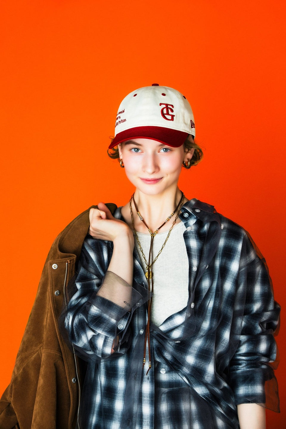 9TWENTY Ungrid x 読売ジャイアンツ クロームホワイト レッドバイザー - 14861346 - SM | NEW ERA ニューエラ公式オンラインストア