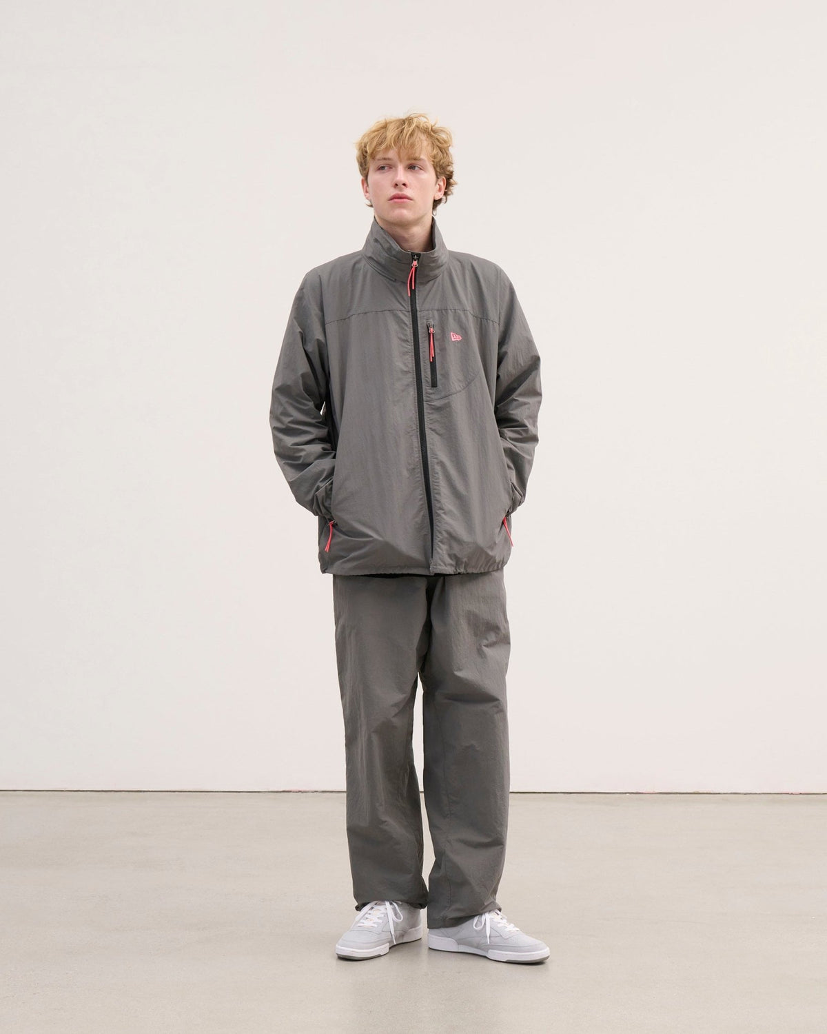 トレーニングジャケット BLACK LABEL FW25 チャコール | ニューエラ 