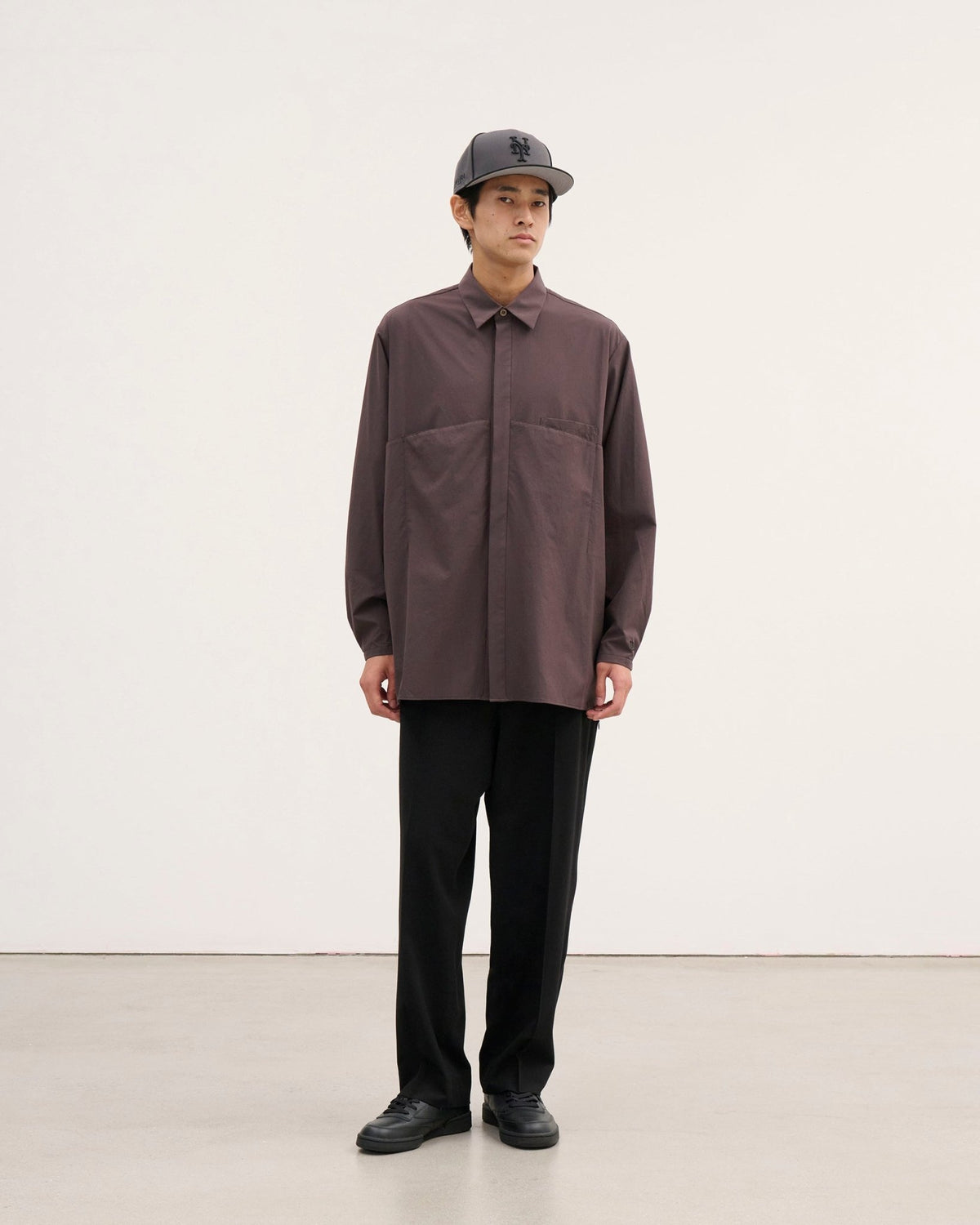 長袖 コンフォートシャツ BLACK LABEL FW25 チャコール | ニューエラ 