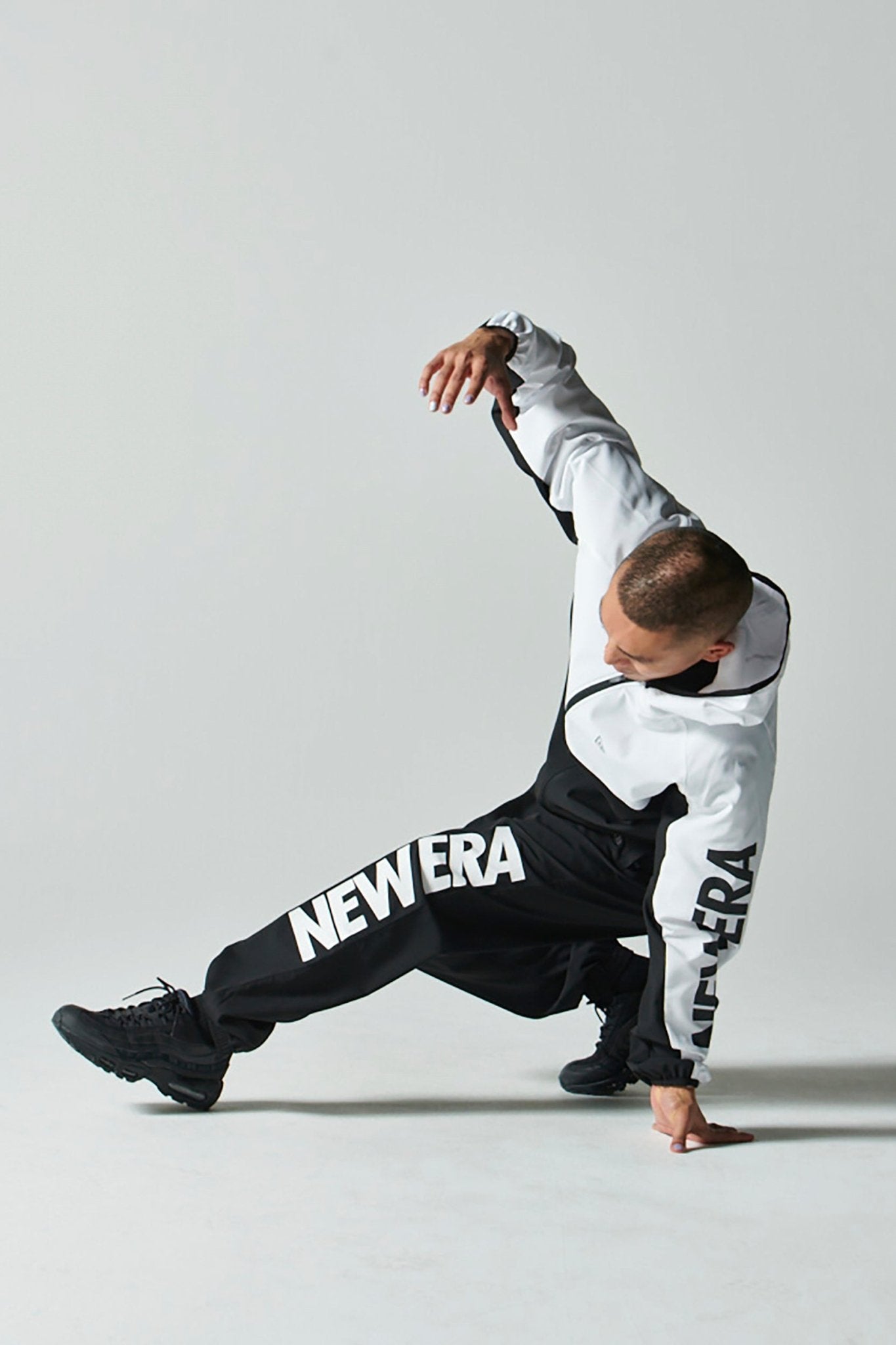 performance-apparel-14311394-s