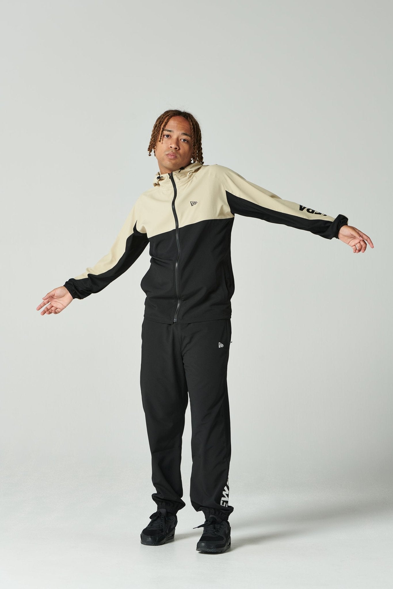 performance-apparel-14666305-s
