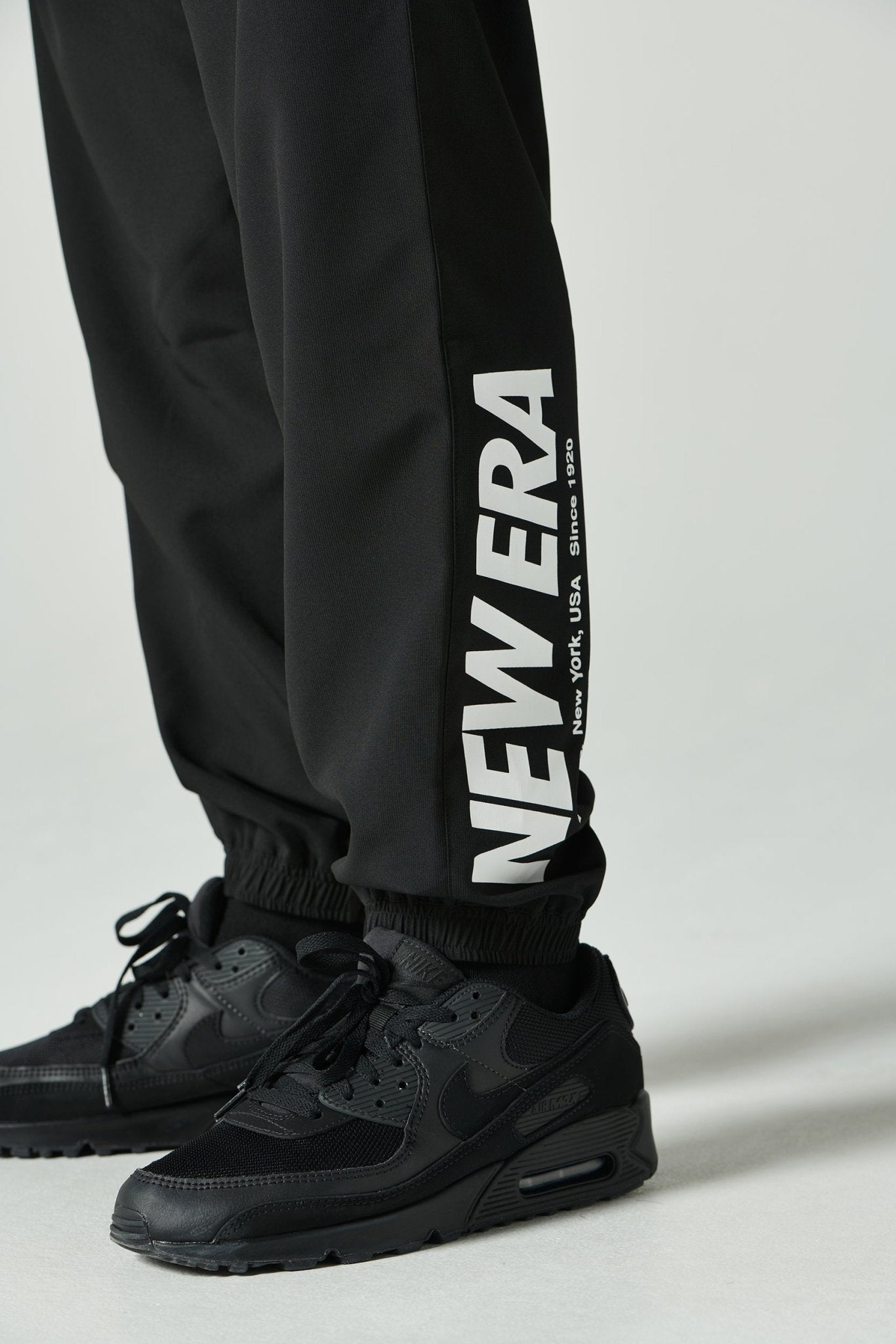 performance-apparel-14666305-s