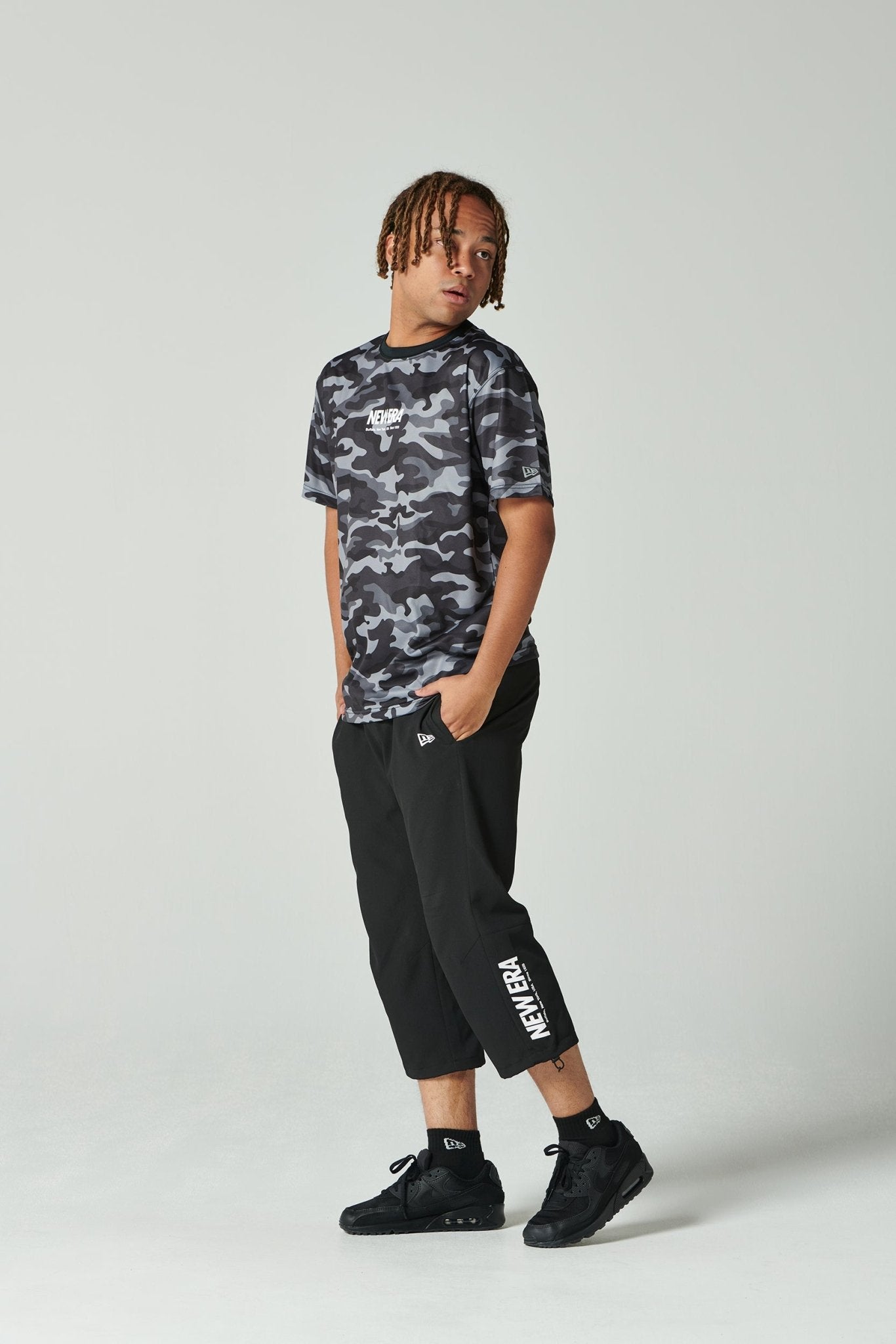 performance-apparel-14666306-s