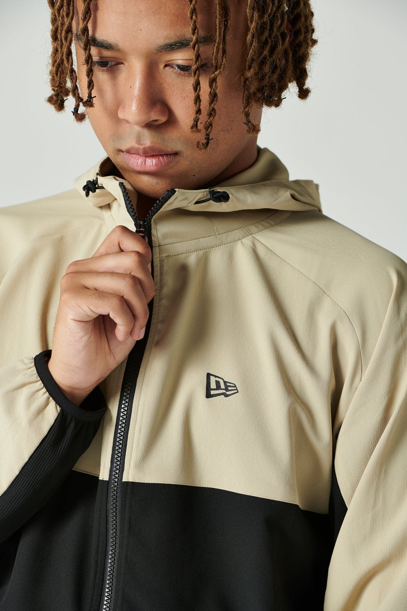 performance-apparel-14666308-s