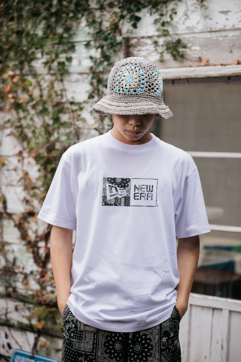 半袖 コットン Tシャツ Floral Paisley ボックスロゴ ホワイト 半袖 コットン Tシャツ Floral Paisley ボックスロゴ ホワイト