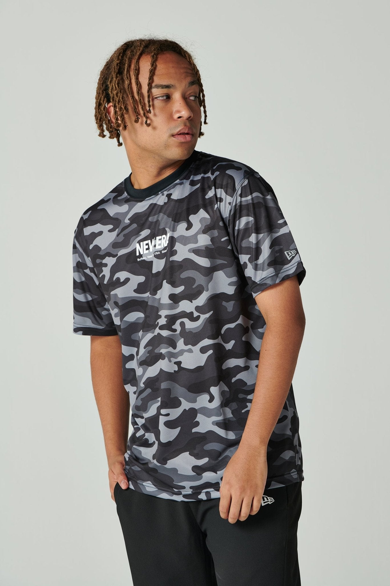 半袖 テック Tシャツ ワードマークロゴ ブラック ウッドランドカモ