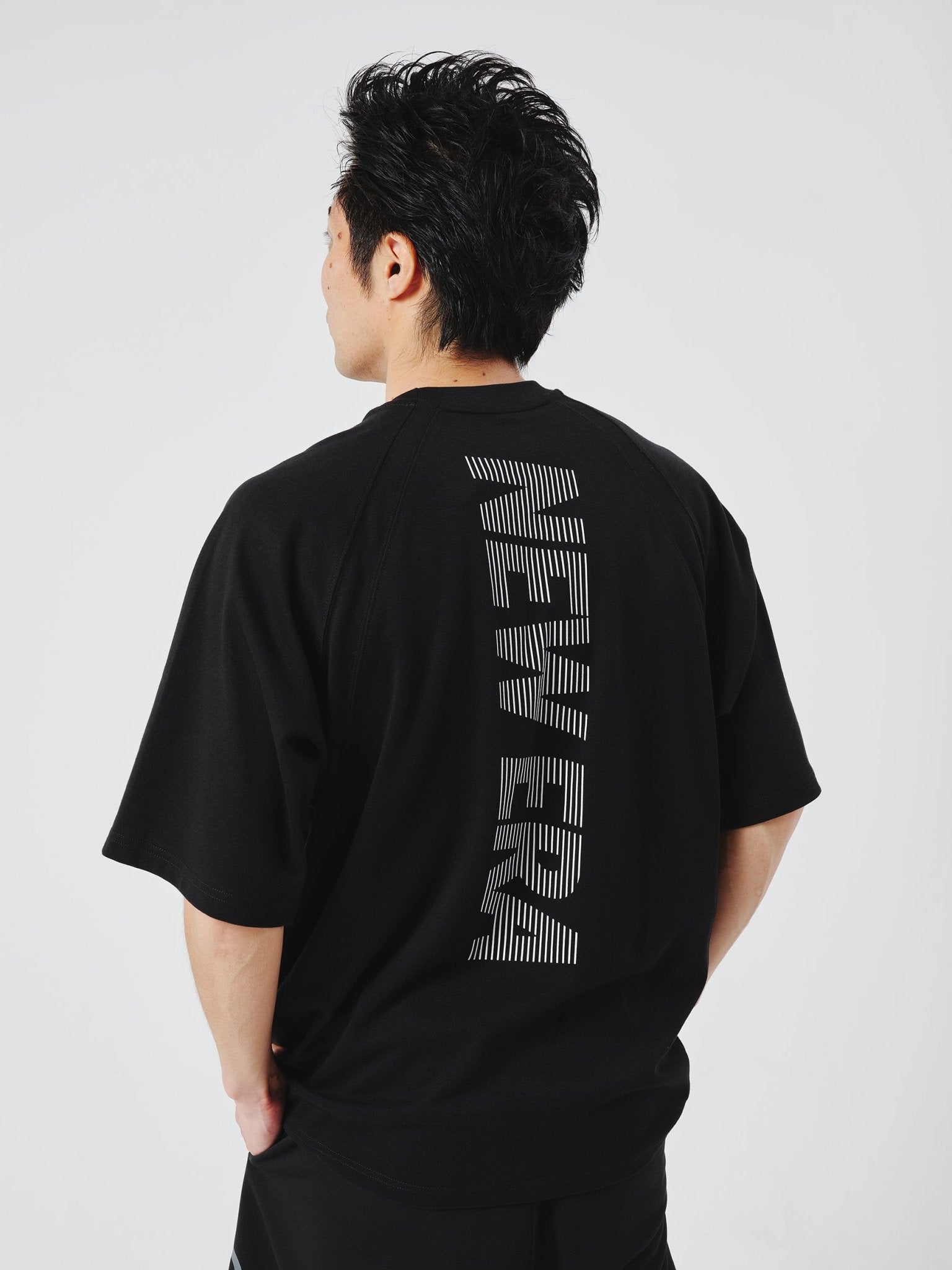 t-vertical-logo-14674806-s-new