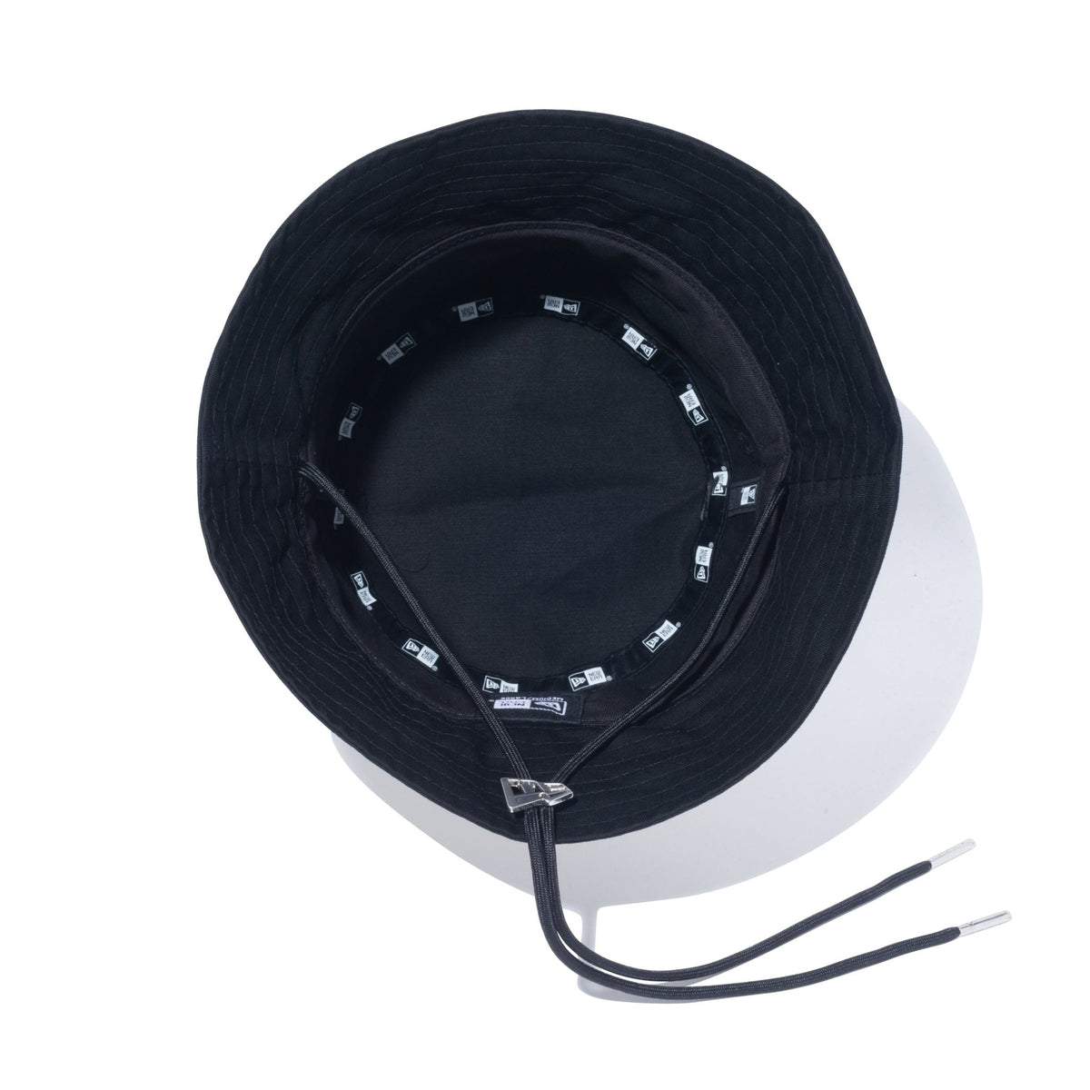 バケット01 セーラーブリム Sailor Brim Cord Strap Bucket ベーシック ブラック | ニューエラオンラインストア