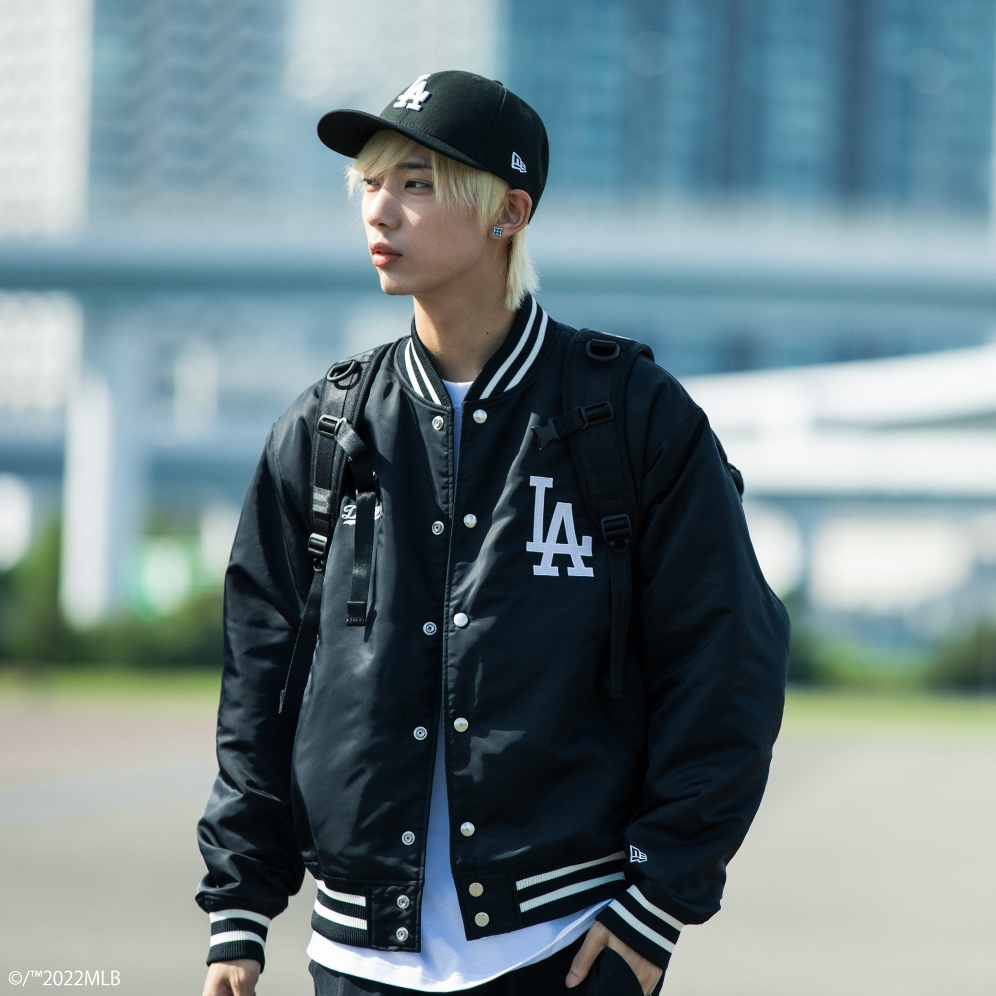 新品NEW ERA/ニューエラ ナイロン バーシティージャケット ドジャース ナイロン バーシティージャケット ロサンゼルス・ドジャース ブラック