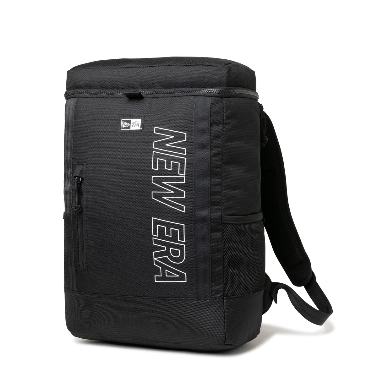 ボックスパック ミディアム 25L プリントロゴ アウトライン ブラック × ホワイト