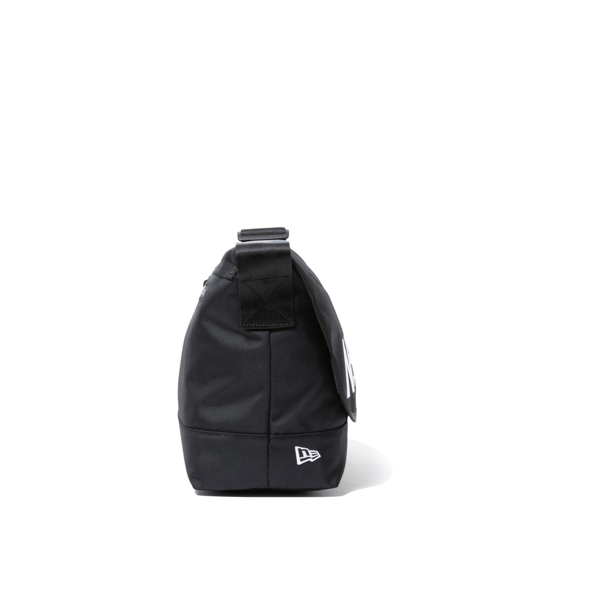 ショルダーバッグ ミニ 3.5L プリントロゴ ブラック | ニューエラオンラインストア