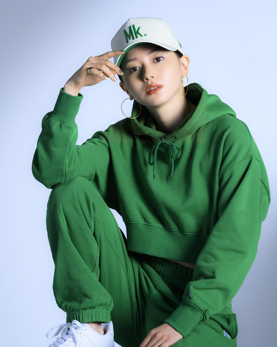 WOMEN'S 裏毛 スウェット ショート丈 プルオーバーフーディー Maika Yamamoto 山本舞香 ケリーグリーン × ホワイト