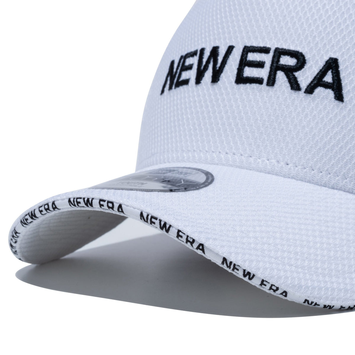 ゴルフ】 9FORTY A-Frame トラッカー Metal Box Logo メタルプレート ホワイト × シルバーメタルプレート | ニューエラ オンラインストア