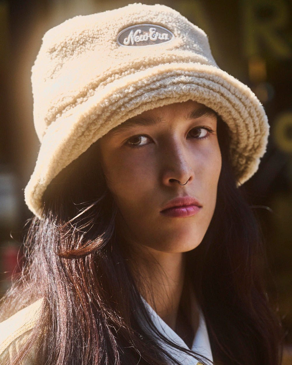 バケット01 Boa Logo ボアフリース ベージュ | ニューエラオンラインストア