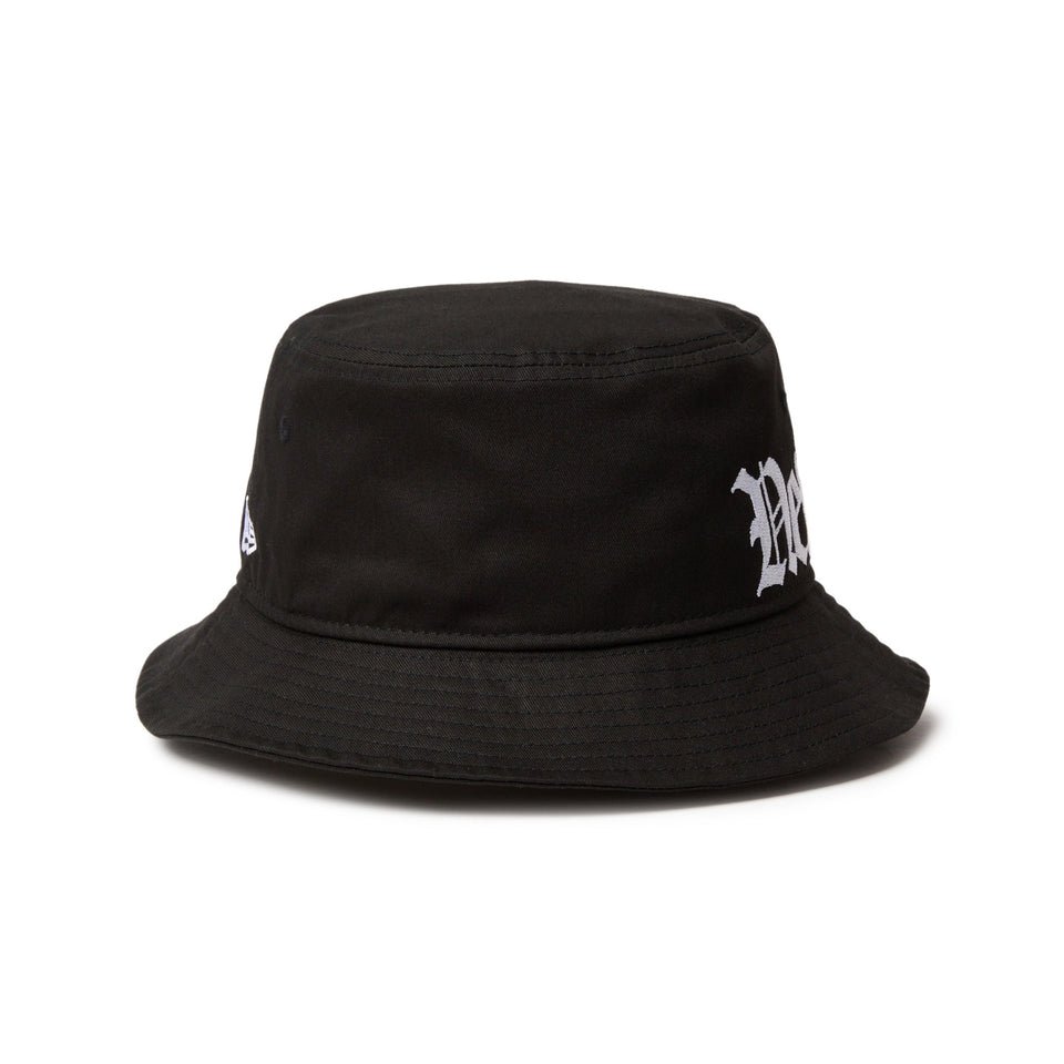 バケット01 Essential オールドイングリッシュロゴ ブラック - 14388521 - SM | NEW ERA ニューエラ公式オンラインストア