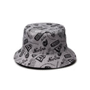 バケット01 リバーシブル Monogram Pattern ブラック / グレー - 14388498 - SM | NEW ERA ニューエラ公式オンラインストア
