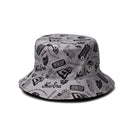 バケット01 リバーシブル Monogram Pattern ブラック / グレー - 14388498 - SM | NEW ERA ニューエラ公式オンラインストア