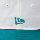 【ゴルフ】バケット01 Old English ホワイト グリーンフォレストバイザー - 14391288 - SM | NEW ERA ニューエラ公式オンラインストア