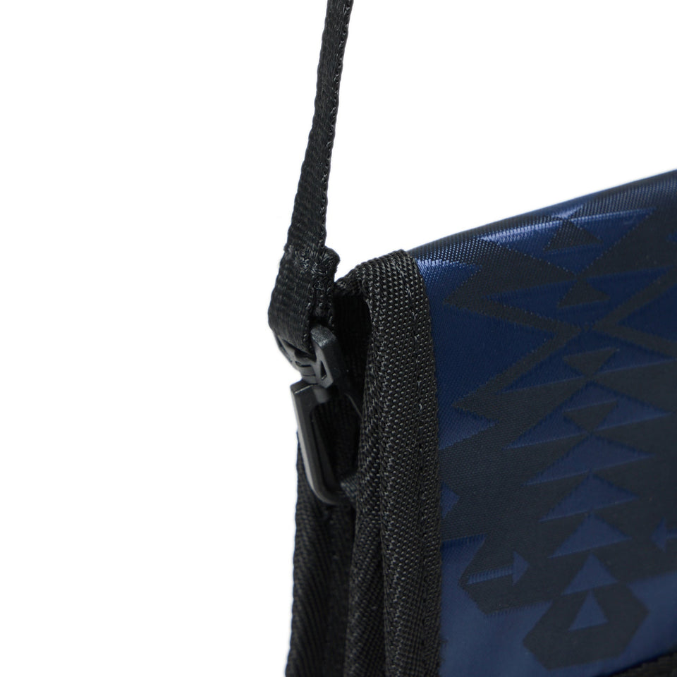 スクエア ネックポーチ 0.5L Pendleton ペンドルトン ネイビー - 14683719 - OSFM | NEW ERA ニューエラ公式オンラインストア