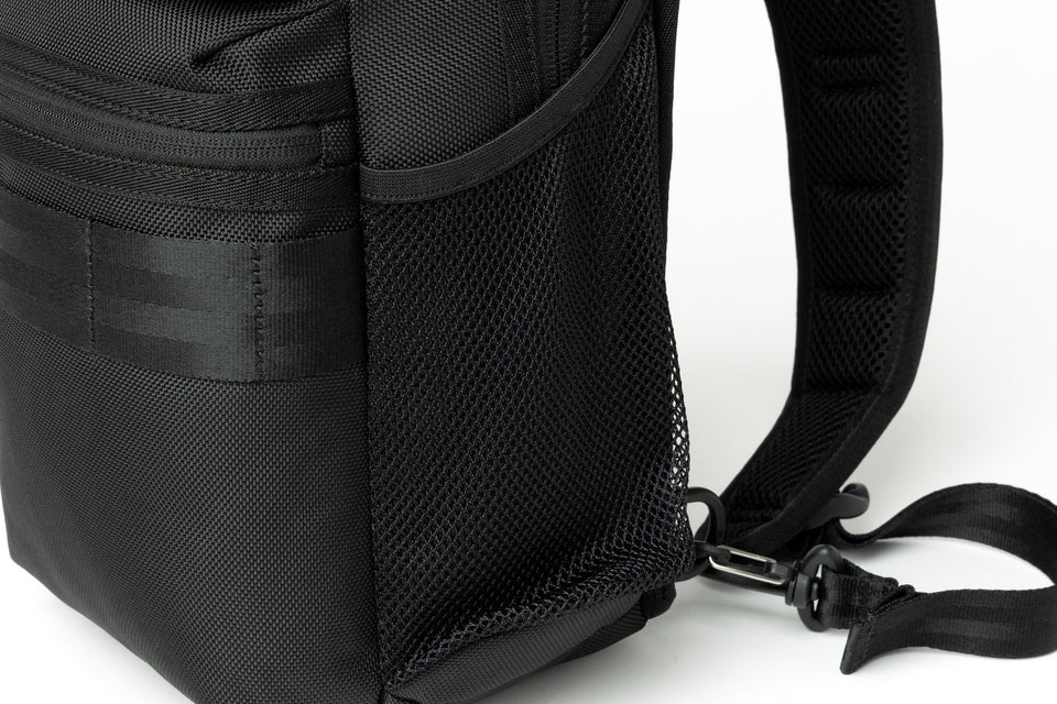 スリングボディバッグ 12L Y's FW25 ブラック | ニューエラ