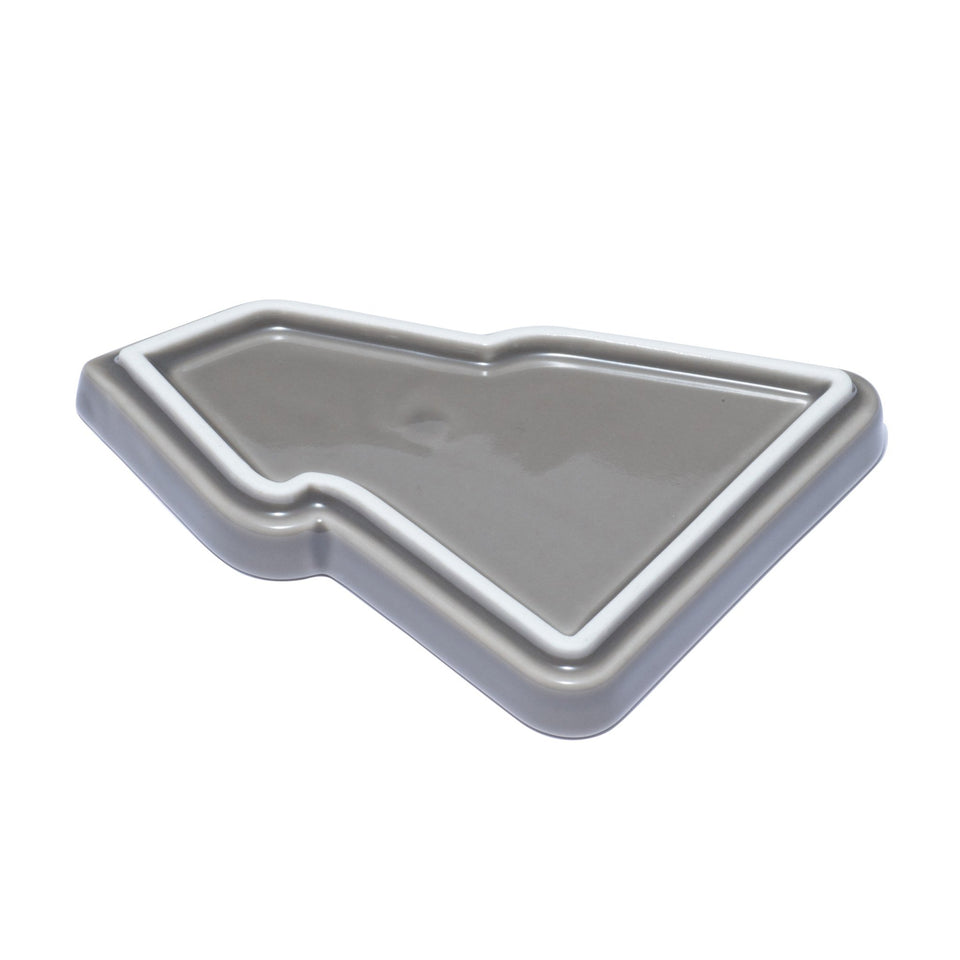 マルチディッシュ 波佐見焼 フラッグロゴ ストーン - 14358100-OSFM | NEW ERA ニューエラ公式オンラインストア