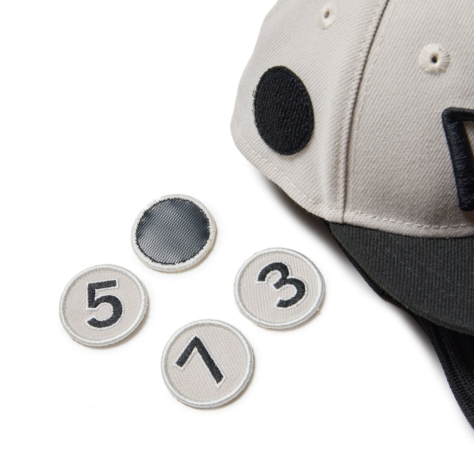 【ゴルフ】 ヘッドカバー フラッグロゴ ストーン × ブラック フェアウェイウッド用 - 14393711 - OSFM | NEW ERA ニューエラ公式オンラインストア
