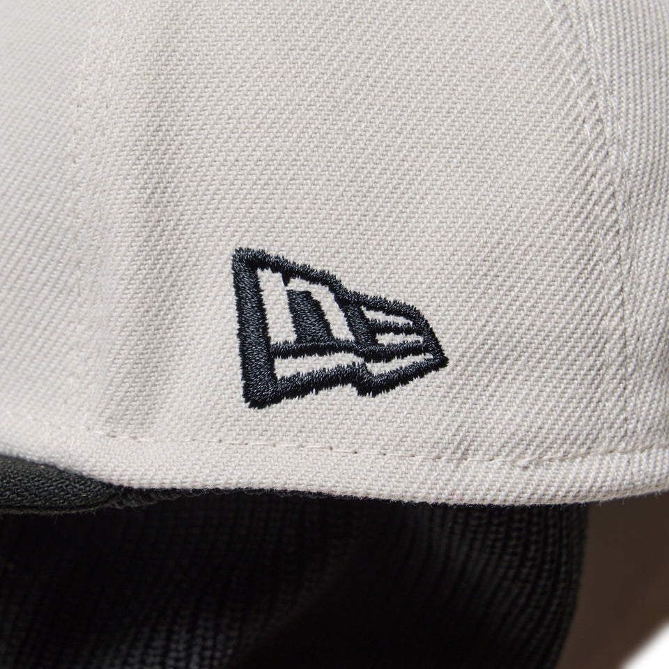 【ゴルフ】 ヘッドカバー フラッグロゴ ストーン × ブラック フェアウェイウッド用 - 14393711 - OSFM | NEW ERA ニューエラ公式オンラインストア
