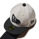 【ゴルフ】 ヘッドカバー フラッグロゴ ストーン × ブラック フェアウェイウッド用 - 14393711 - OSFM | NEW ERA ニューエラ公式オンラインストア