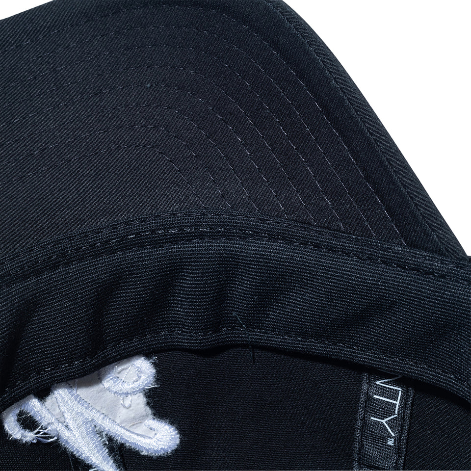 Youth 9TWENTY クラシックロゴ ブラック × ホワイト | NEW ERA ニューエラ公式オンラインストア