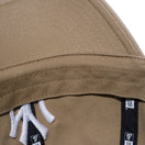 カジュアルクラシック ニューヨーク・ヤンキース カーキ × ホワイト | NEW ERA ニューエラ公式オンラインストア