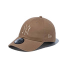 カジュアルクラシック ニューヨーク・ヤンキース カーキ × ベージュ | NEW ERA ニューエラ公式オンラインストア