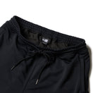 ドライスウェット ショートパンツ フラッグロゴ ブラック | パフォーマンスアパレル - 14674836 - S | NEW ERA ニューエラ公式オンラインストア