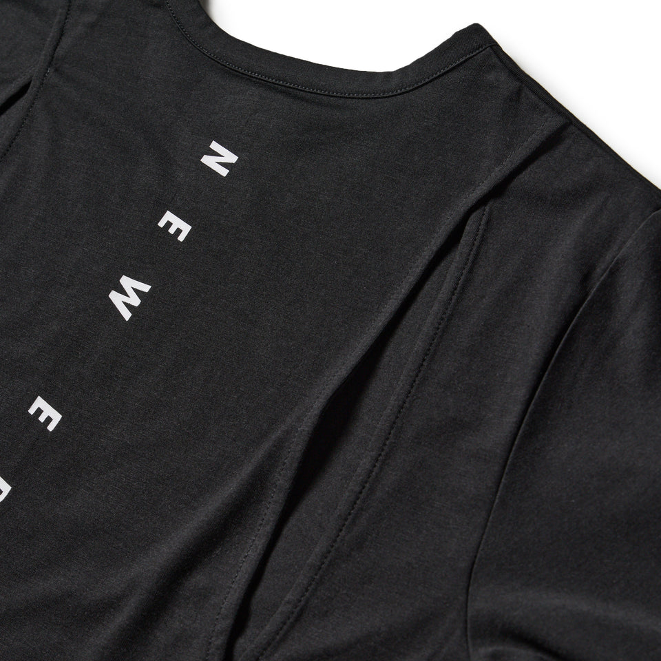 Women's 半袖 テック Tシャツ ショートレングス カッティング デザイン  ブラック | パフォーマンスアパレル | NEW ERA ニューエラ公式オンラインストア