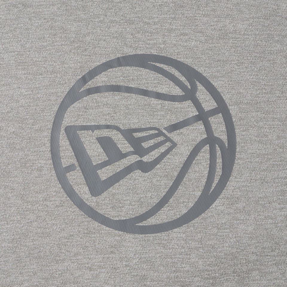 バスケットボール プラクティス 半袖 テック Tシャツ グレー｜パフォーマンスアパレル | NEW ERA ニューエラ公式オンラインストア