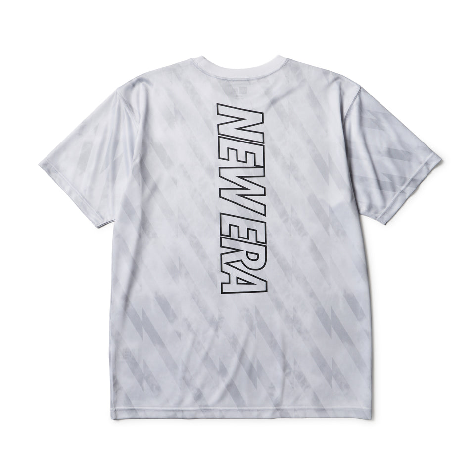 半袖 テックTシャツ タイダイ Allover Wordmark Logo ホワイト | パフォーマンスアパレル | NEW ERA ニューエラ公式オンラインストア
