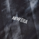 半袖 テックTシャツ タイダイ Allover Wordmark Logo ブラック | パフォーマンスアパレル | NEW ERA ニューエラ公式オンラインストア