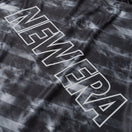 半袖 テックTシャツ タイダイ Allover Wordmark Logo ブラック | パフォーマンスアパレル | NEW ERA ニューエラ公式オンラインストア