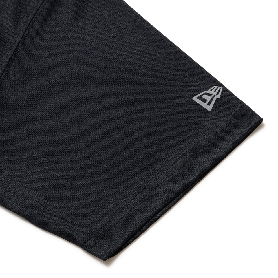 半袖 ラッシュTシャツ Vertical Logo ブラック | パフォーマンスアパレル | NEW ERA ニューエラ公式オンラインストア