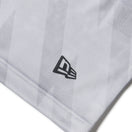スリーブレス テックTシャツ タイダイ Allover Wordmark Logo ホワイト | パフォーマンスアパレル | NEW ERA ニューエラ公式オンラインストア