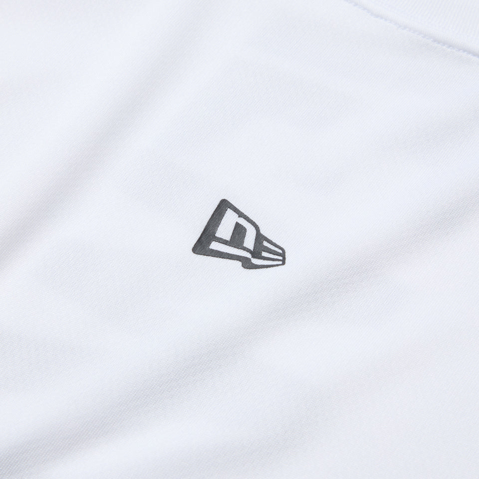 スリーブレス テック Tシャツ Vertical ロゴ ホワイト | パフォーマンスアパレル | NEW ERA ニューエラ公式オンラインストア