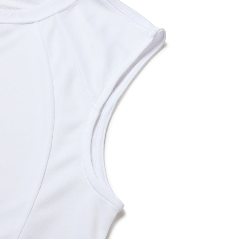 スリーブレス テック Tシャツ Vertical ロゴ ホワイト | パフォーマンスアパレル | NEW ERA ニューエラ公式オンラインストア