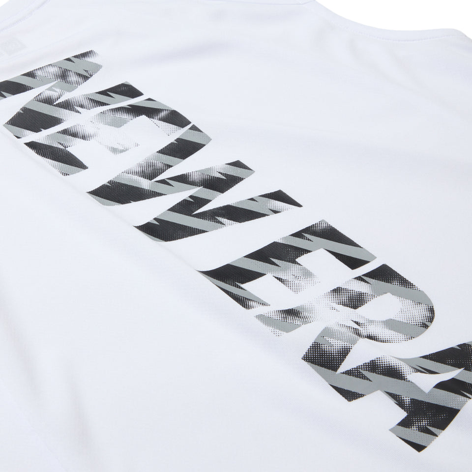 スリーブレス テック Tシャツ Vertical ロゴ ホワイト | パフォーマンスアパレル | NEW ERA ニューエラ公式オンラインストア