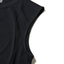 スリーブレス テック Tシャツ Vertical ロゴ ブラック | パフォーマンスアパレル | NEW ERA ニューエラ公式オンラインストア