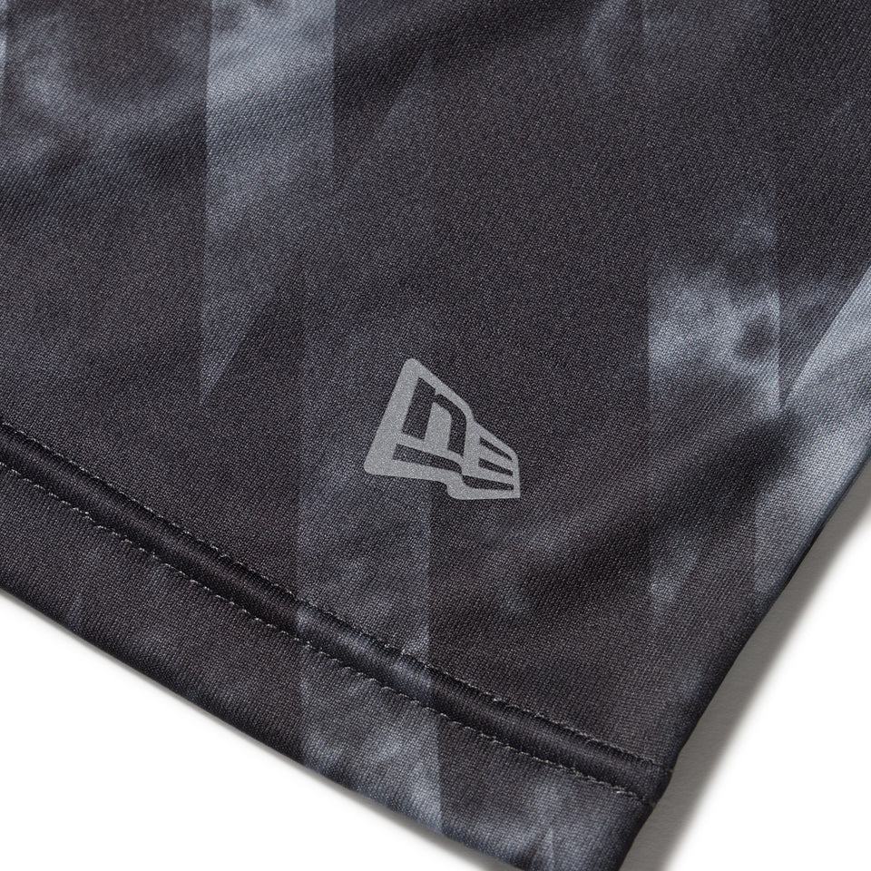 スリーブレス テックTシャツ タイダイ Allover Wordmark Logo ブラック | パフォーマンスアパレル | NEW ERA ニューエラ公式オンラインストア